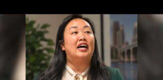 Dem Candidate SNUBS Pledge of Allegiance!